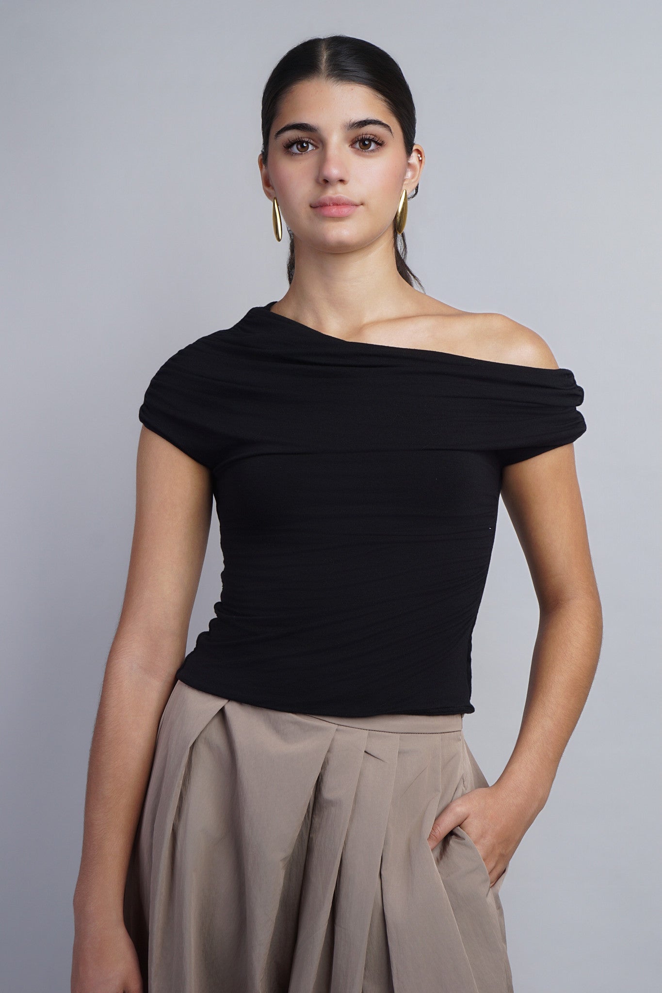 Black Relaxed Fit With Draped Detail SSLV Top