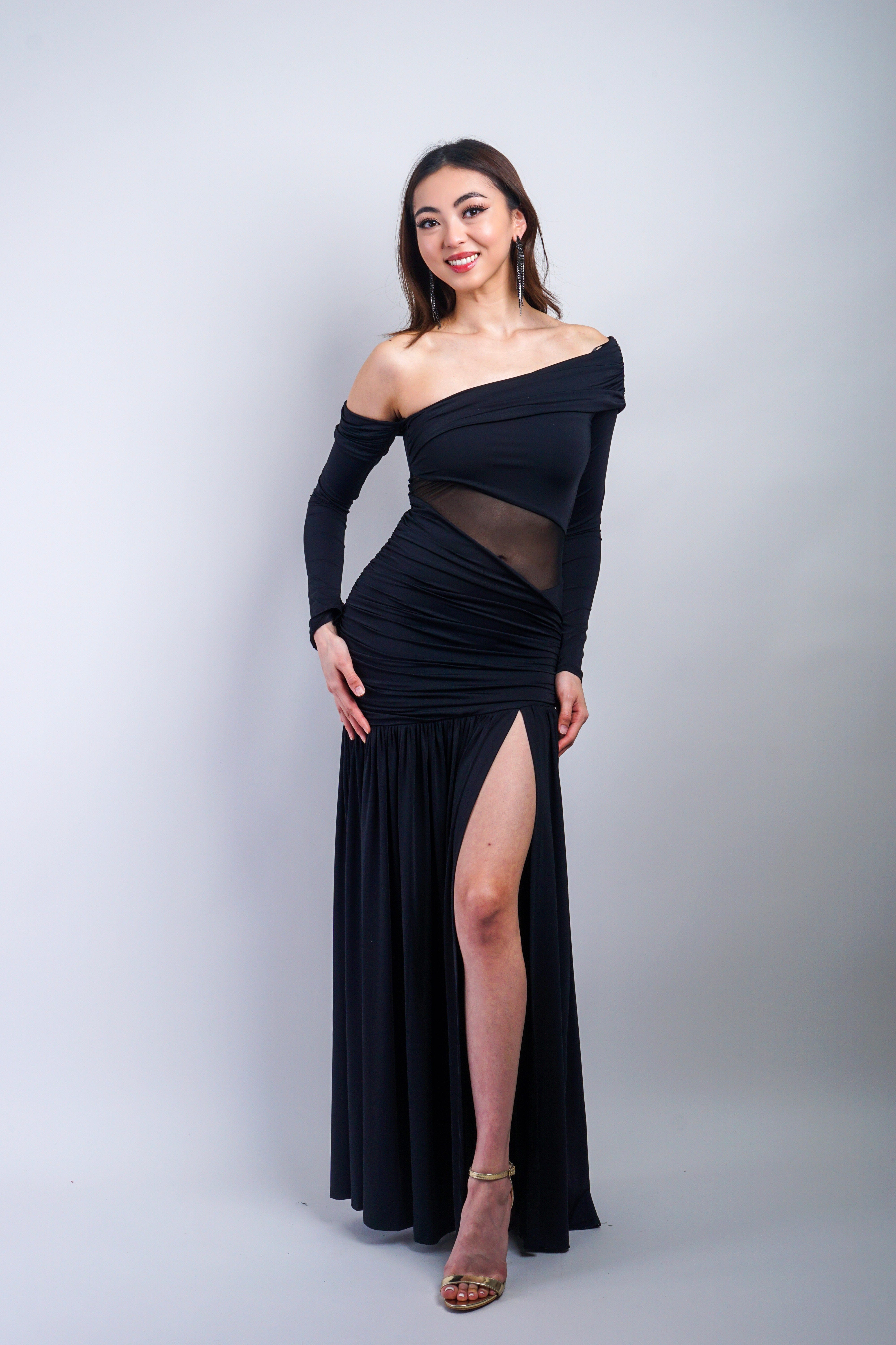 Private Label DRESSES Black Asymmetrical Sleeve Knit Gown