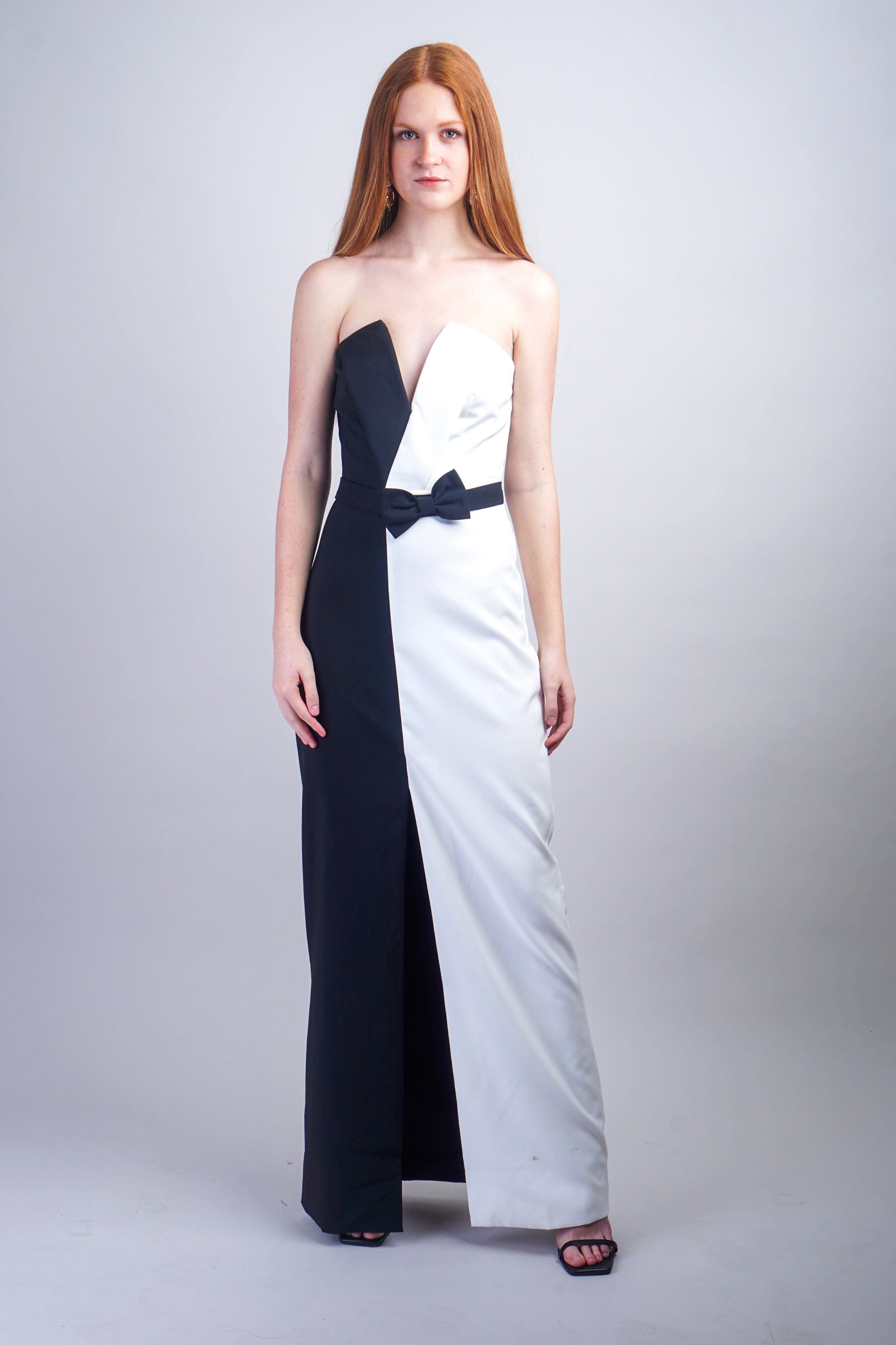 Private Label DRESSES Black & White V Strapless Bow Slim Gown
