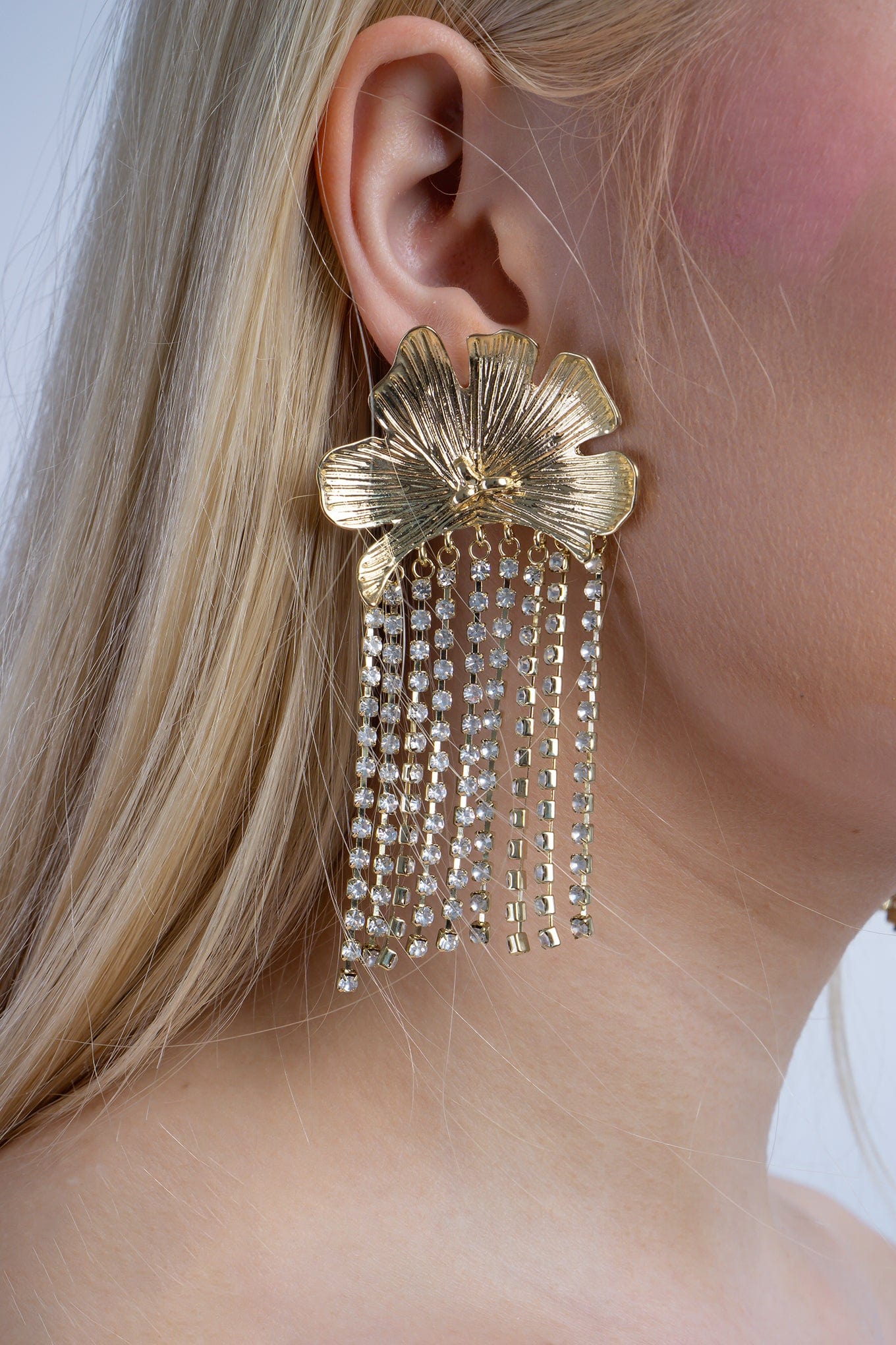 DCD EARRINGS Gold Pair Alloy Diamond Claw Chain Flower Earrings
