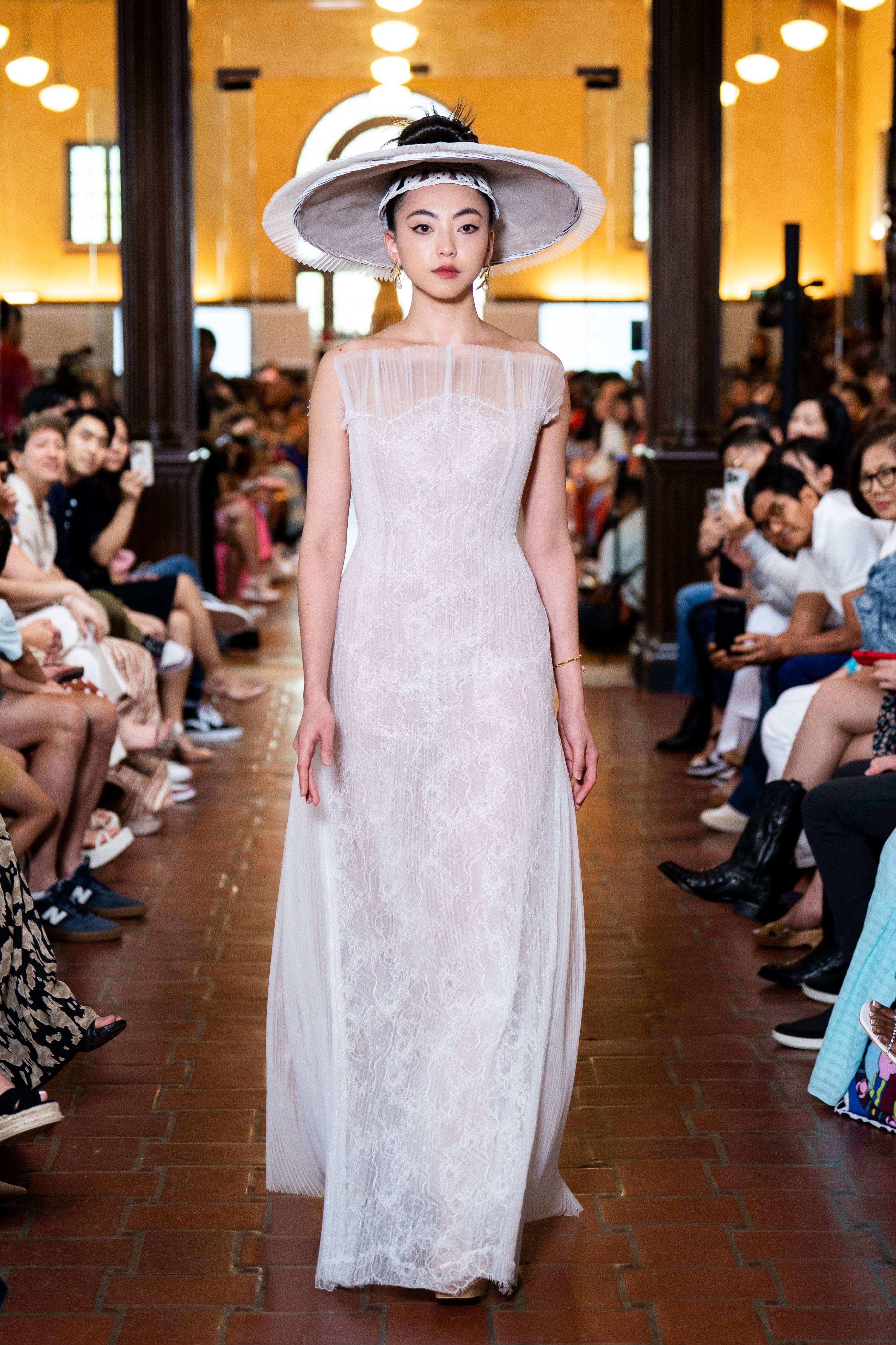 CD-Archive GOWNS White Lace Pleated Tulle Gown