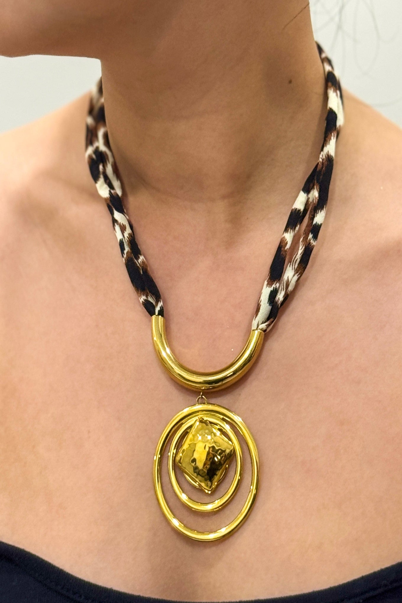 Private Label NECKLACES Gold Necklace Leopard Print Necklace