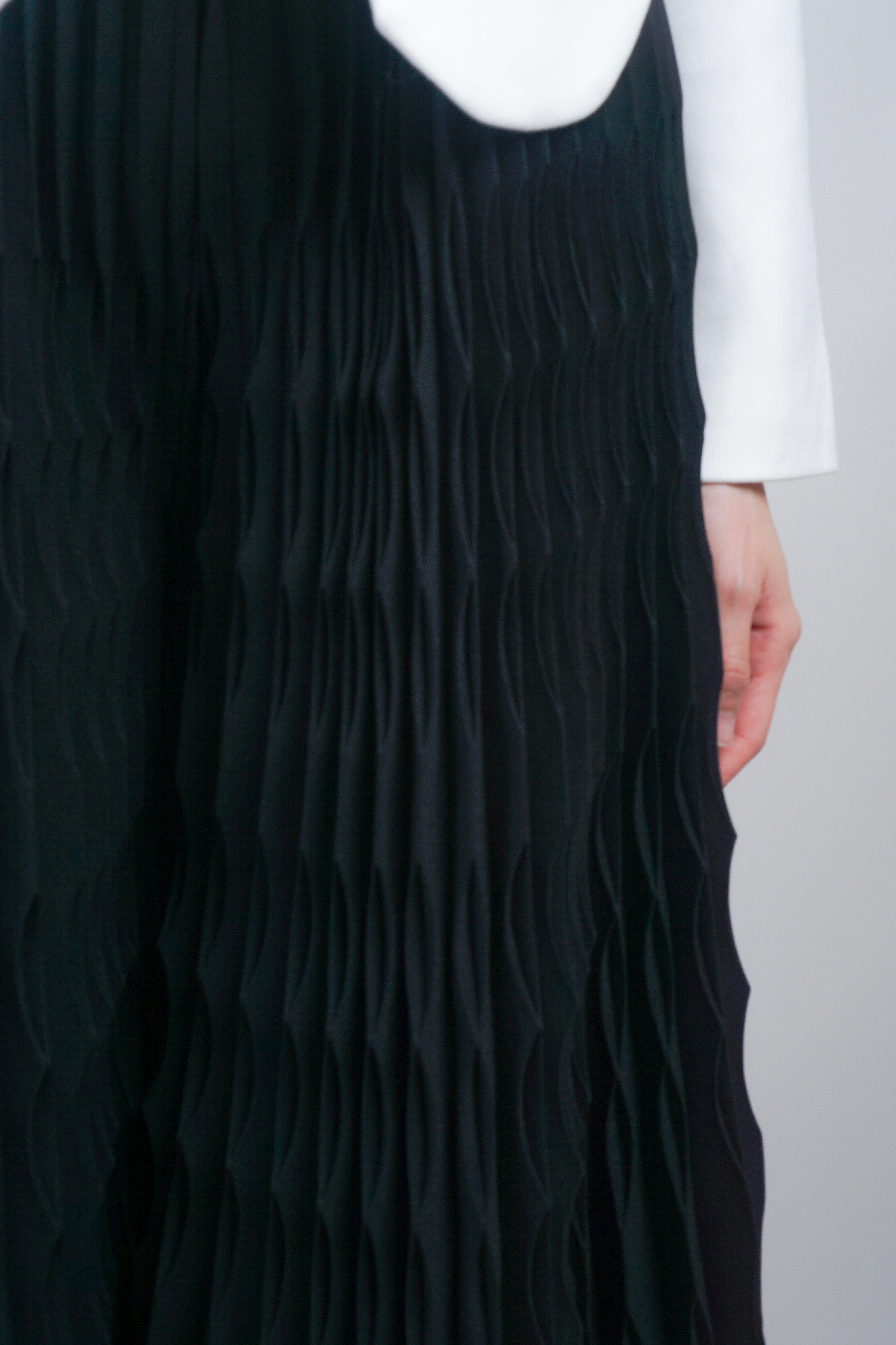 Private Label PANTS Black Wavy Pleated Pant
