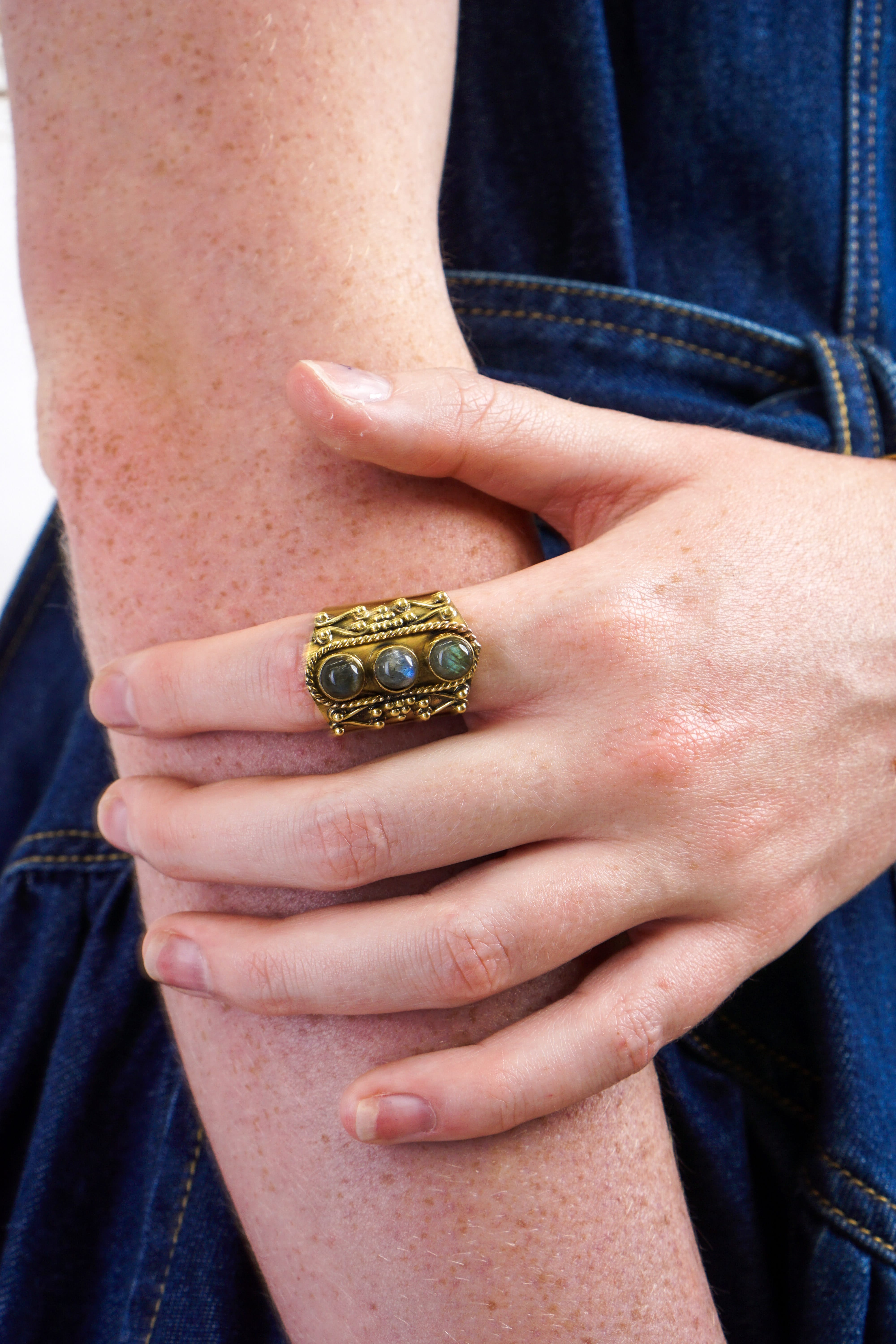 Private Label RINGS Grey Gold 3 Moon Ring