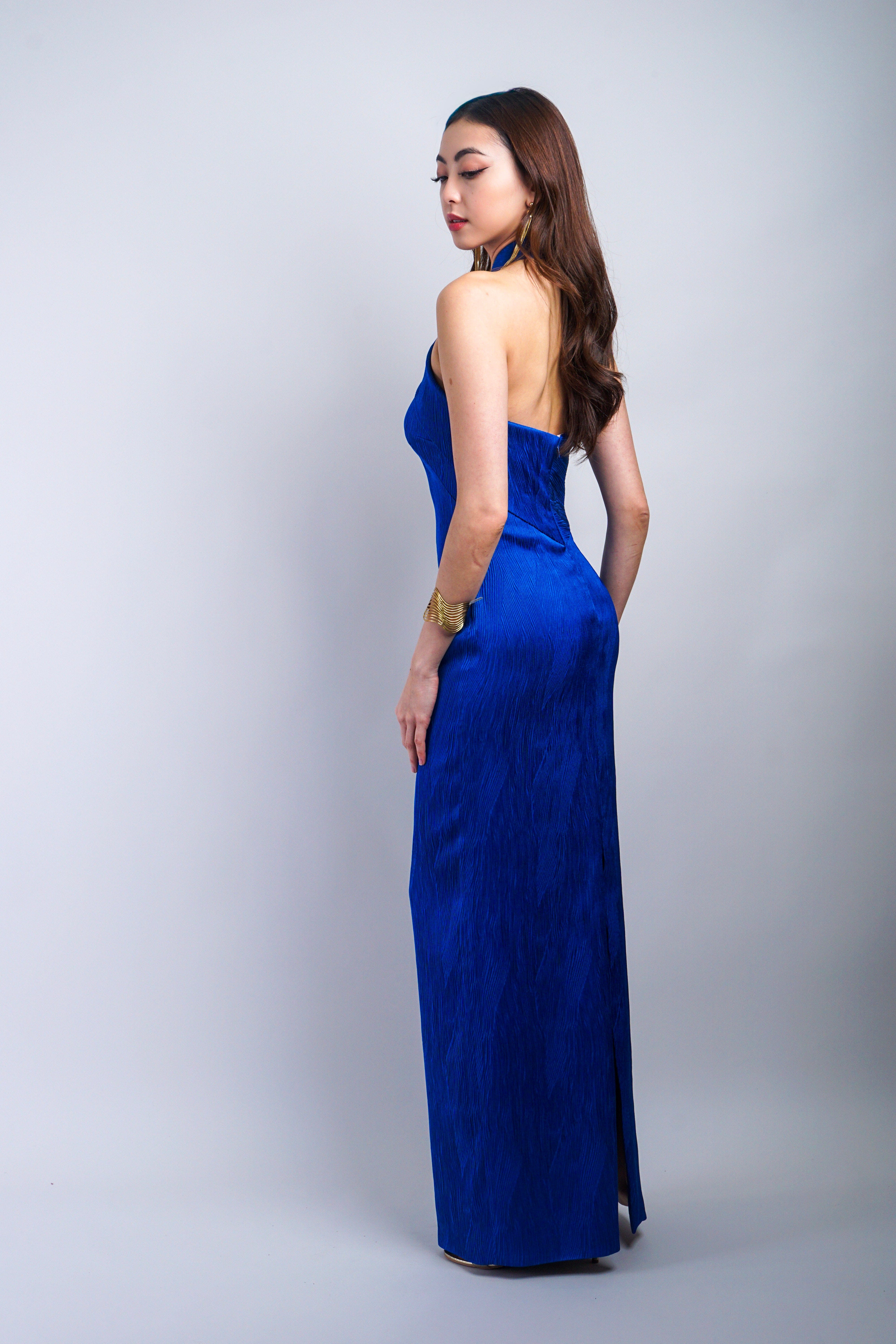 Chloe Dao 2 / Blue Cobalt Wavy Halter Gown
