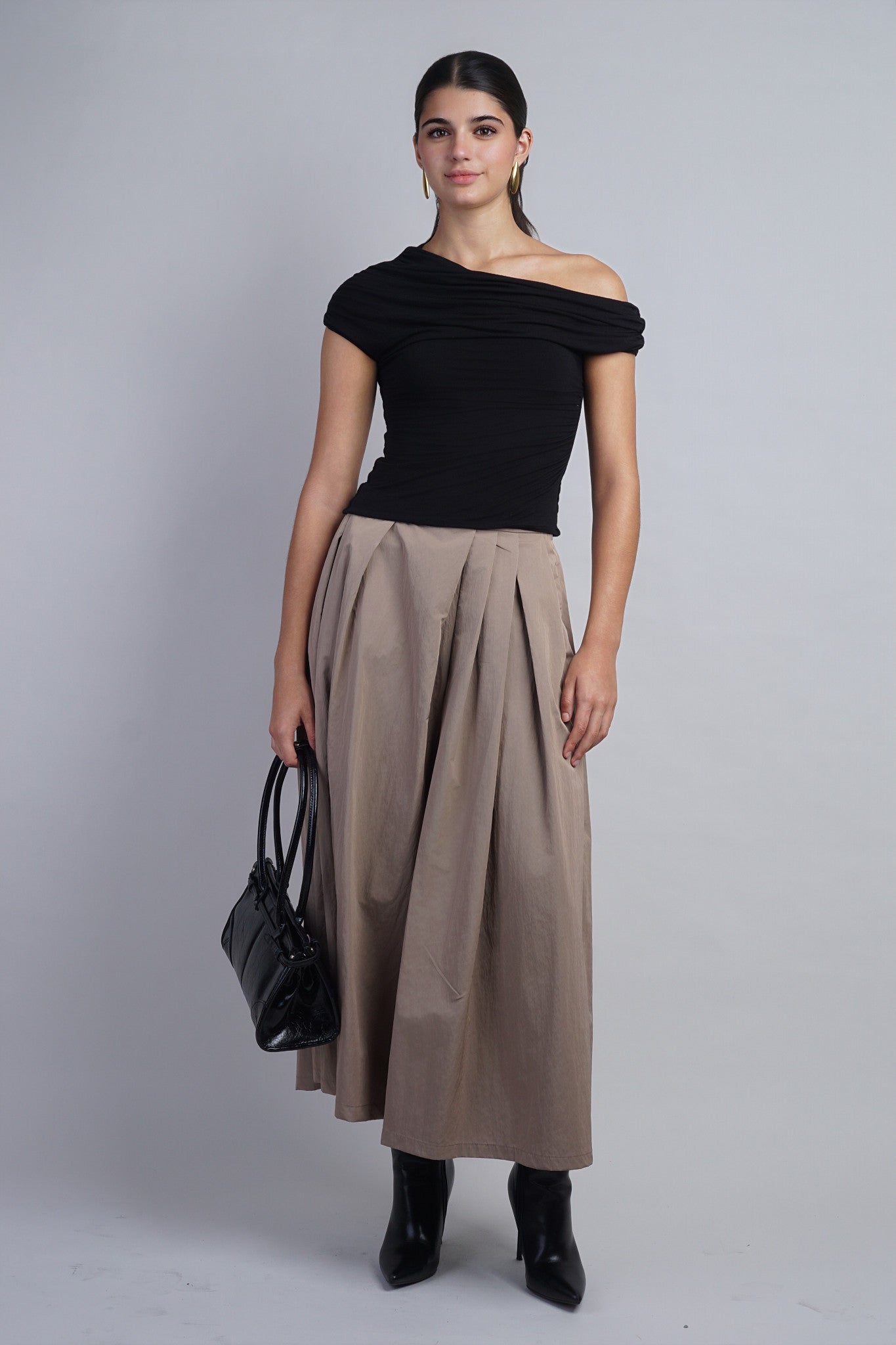 Black  Relaxed Fit With Draped Detail SSLV Top