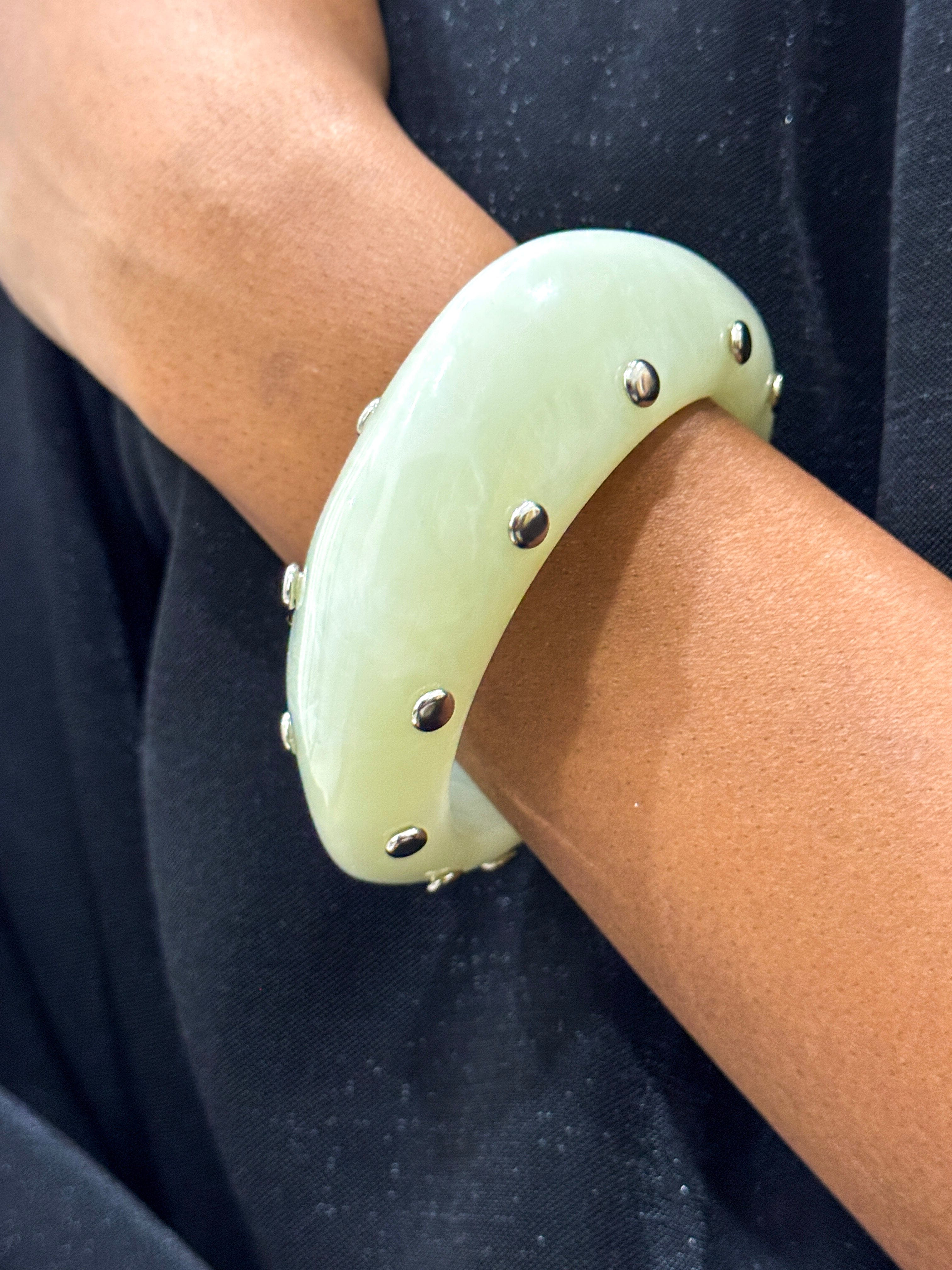 Private Label BRACELETS Ivory Inner Silver Rivet Resin Bracelet