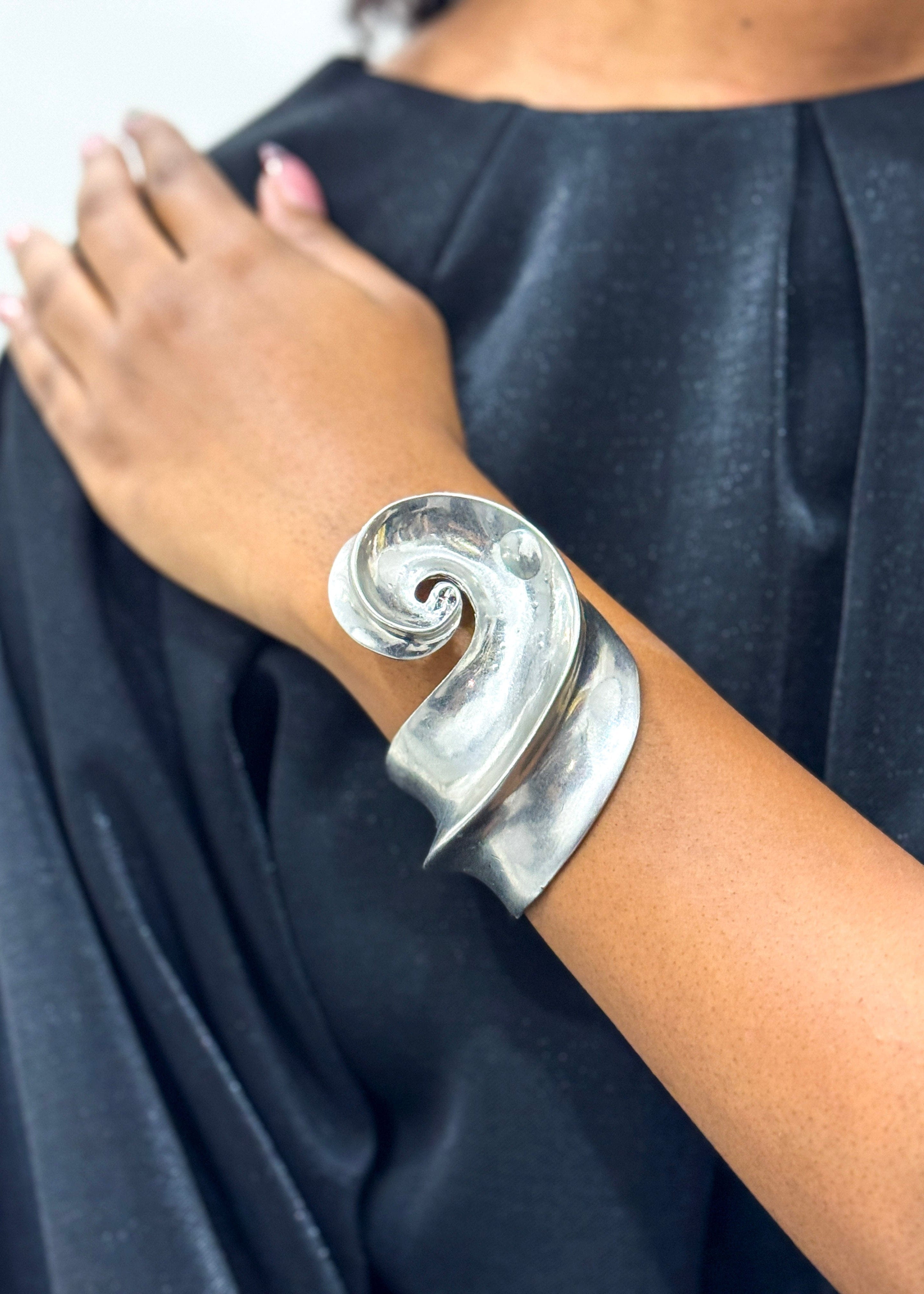 DCD BRACELETS Matte Silver One Alloy Spiral Bracelet