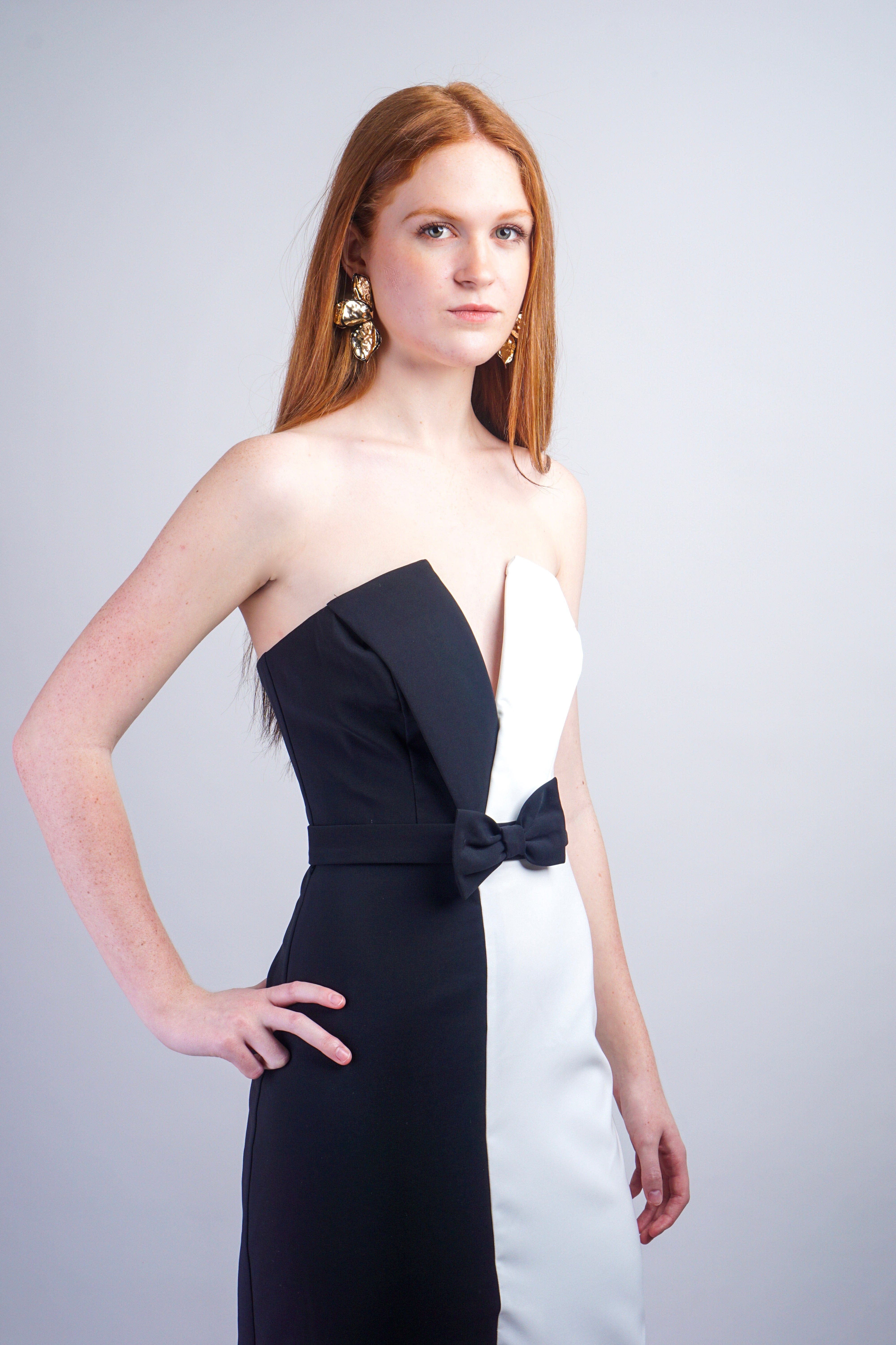 Private Label DRESSES Black & White V Strapless Bow Slim Gown