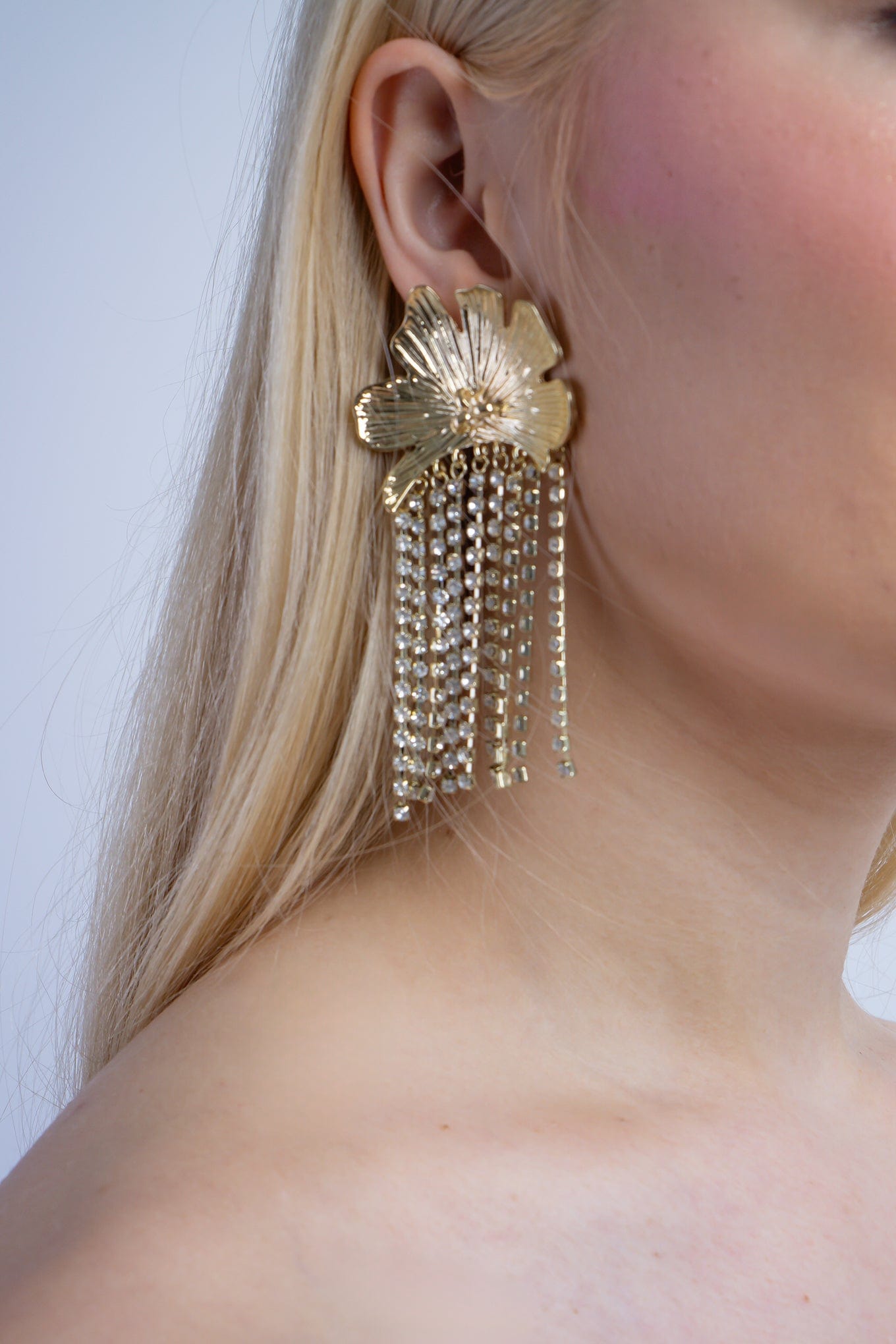 DCD EARRINGS Gold Pair Alloy Diamond Claw Chain Flower Earrings