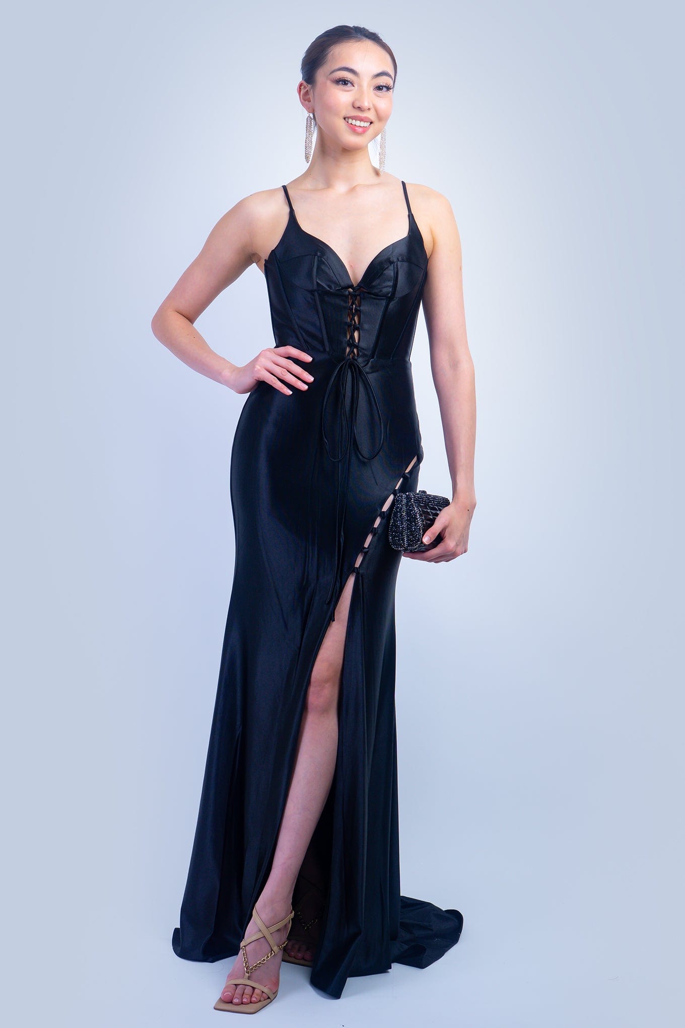 DCD GOWNS Black Sexy Sweetheart Strap Button Slit Gown