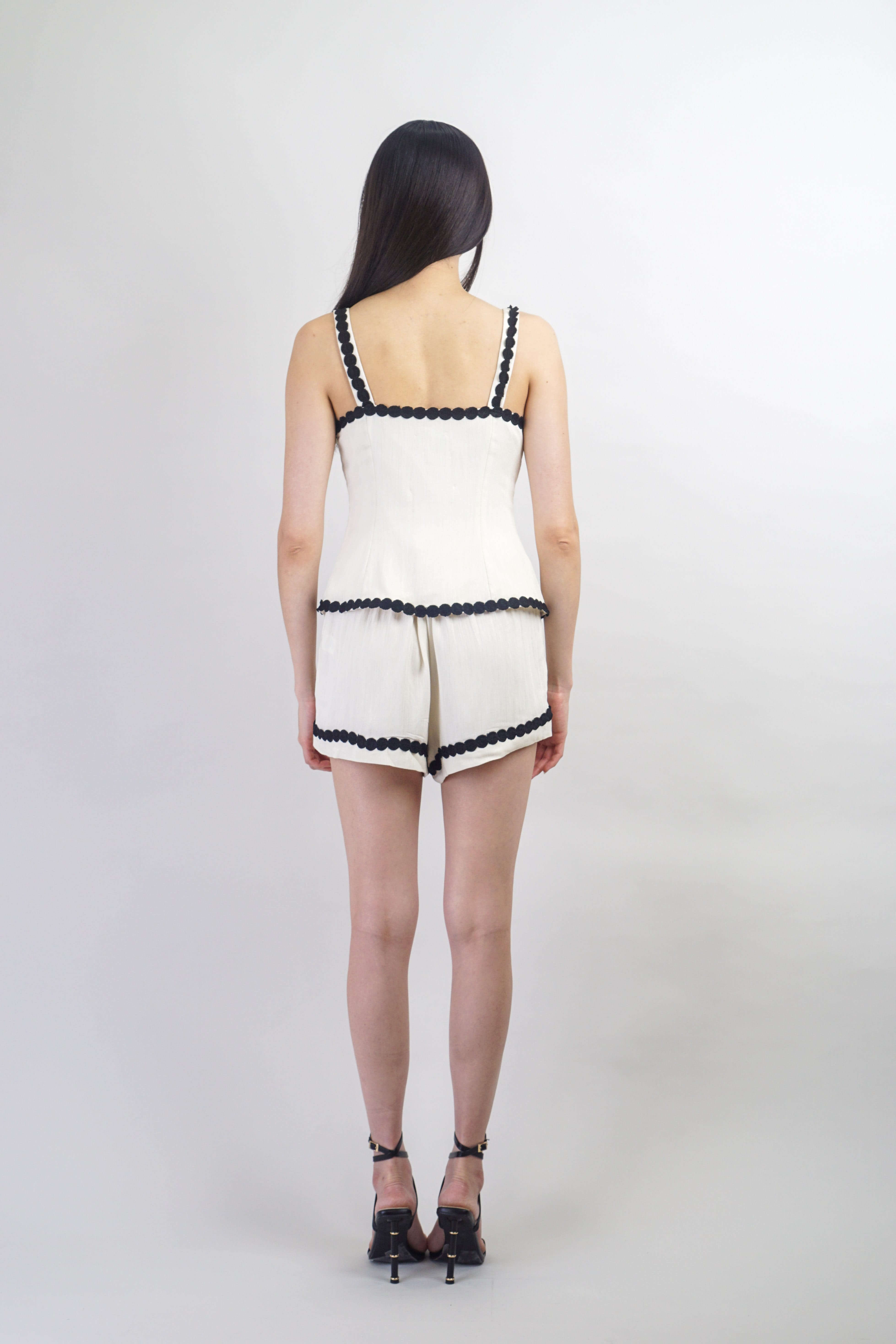 Private Label SHORTS White Scallop Trim Short