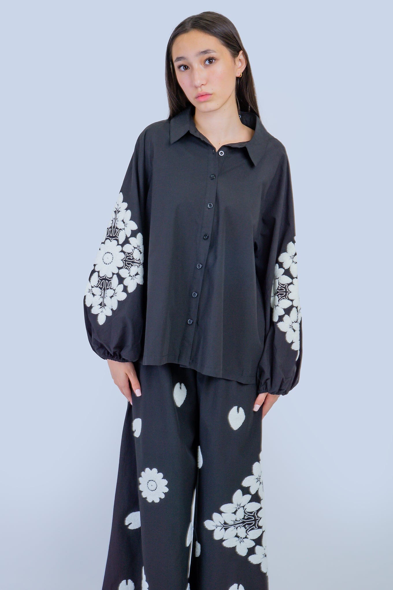 DCD TOPS ALL Black/White 3D Embroidery  Floral Top