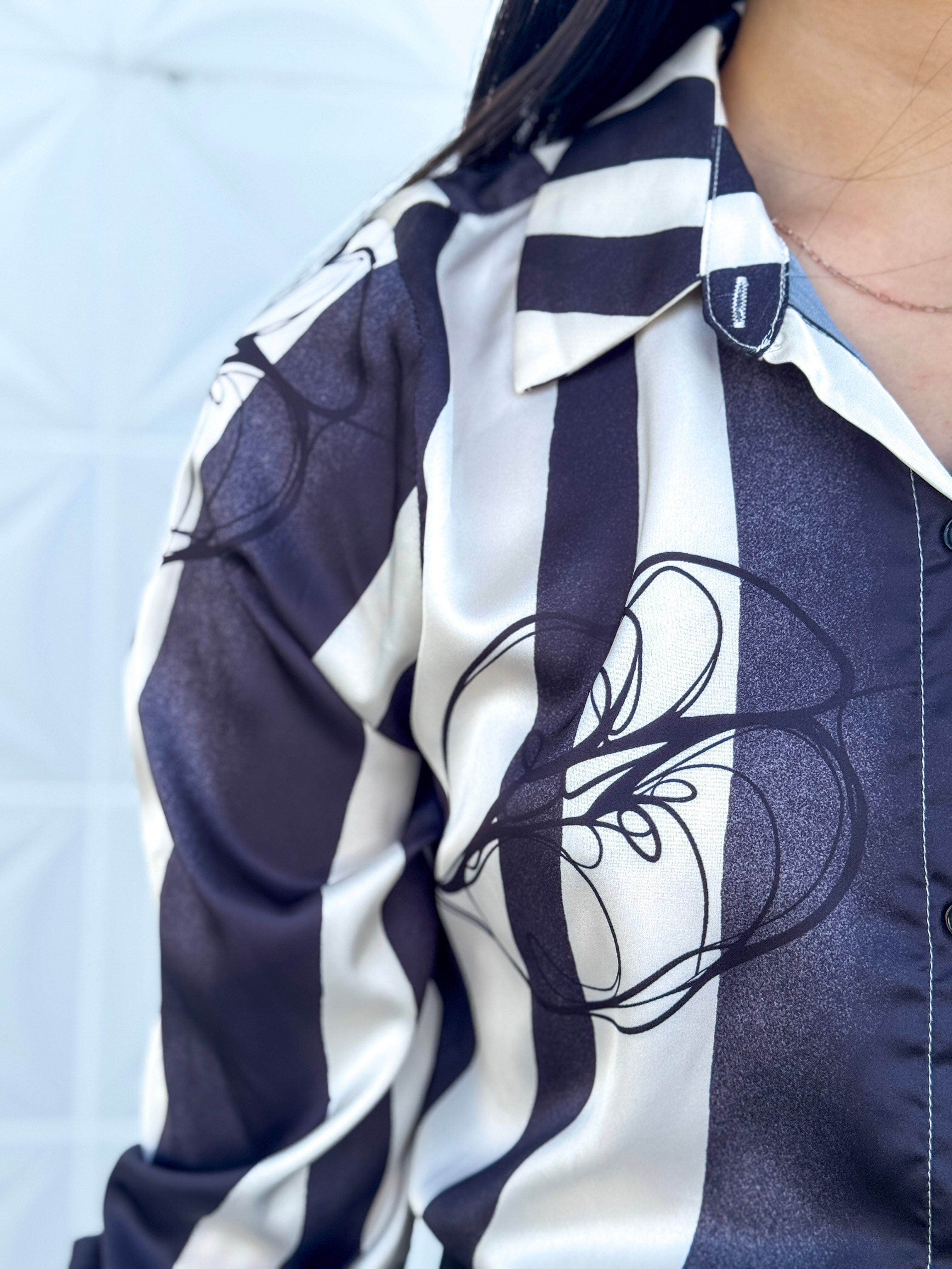 Private Label TOPS Black White Stripe Line Flower Shirt Top