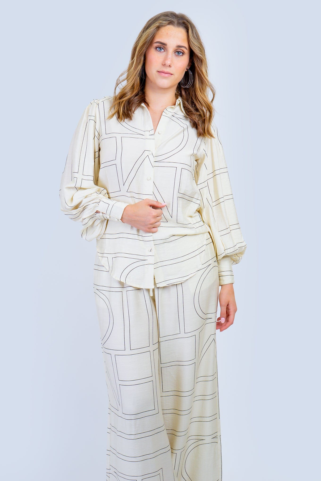 DCD TOPS Cream and Black Linear Abstract Top
