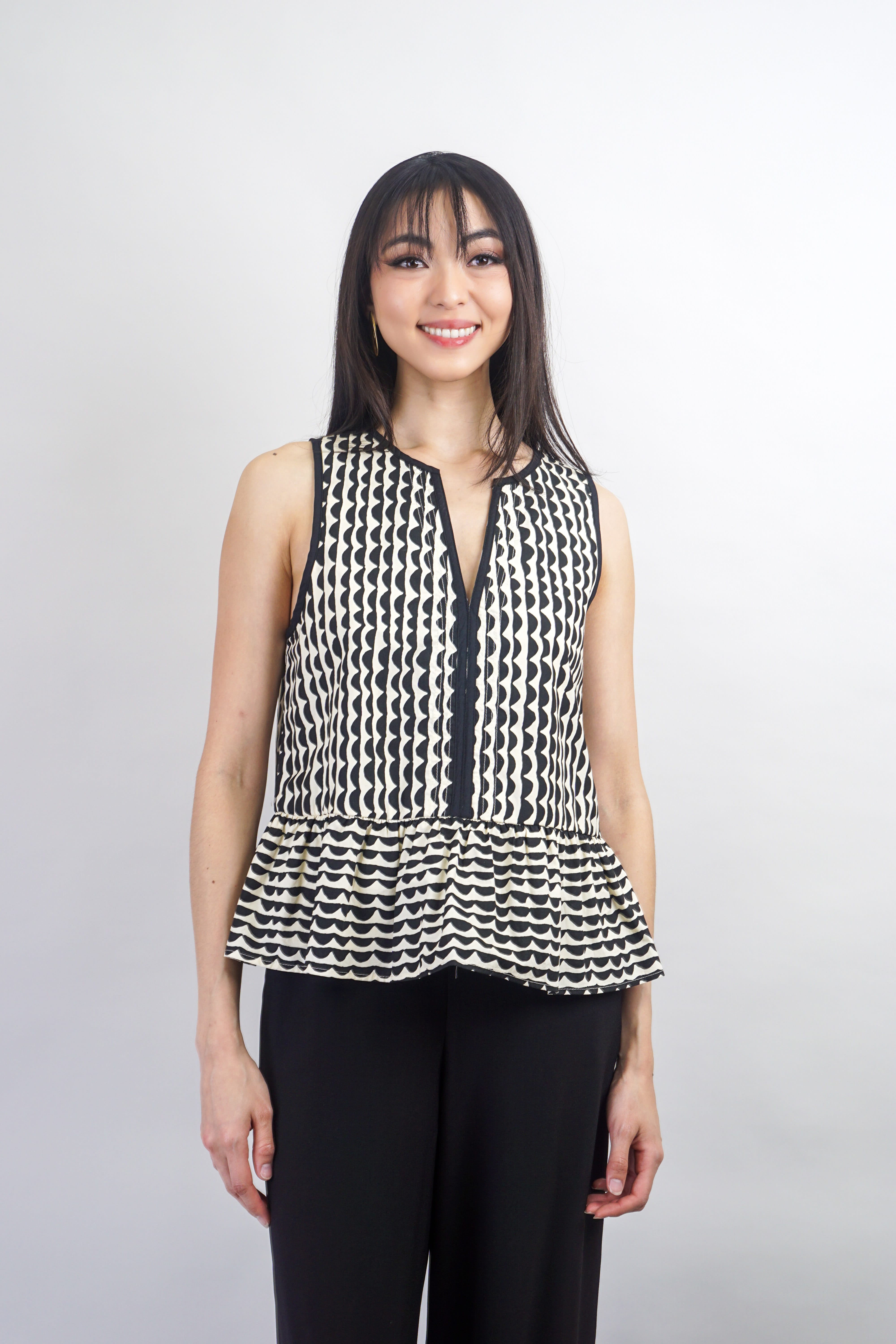 Private Label TOPS Cream/Black Scallop Print Sleeveless Blouse