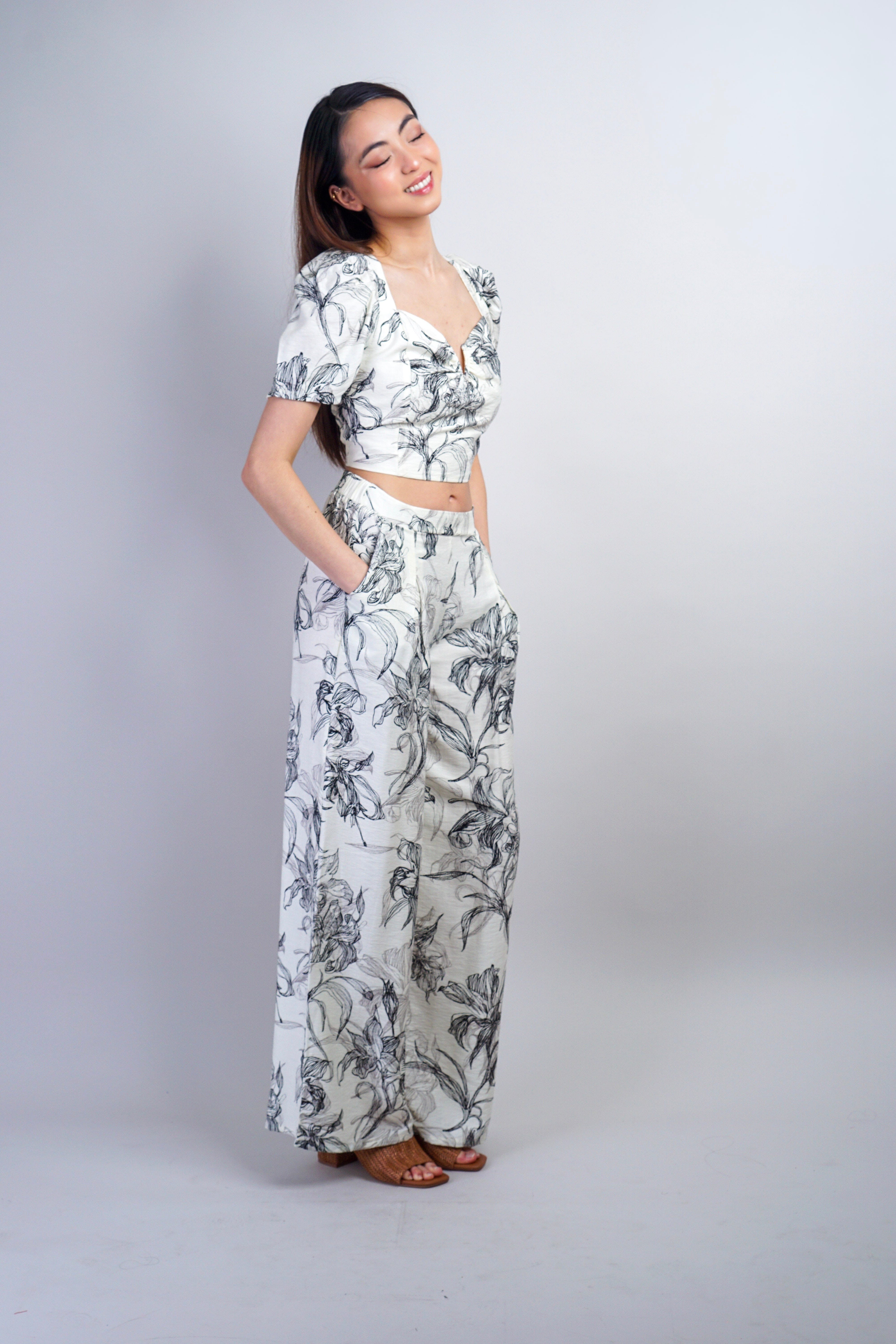 Private Label TOPS Ivory Black Printed Short Sleeve Top