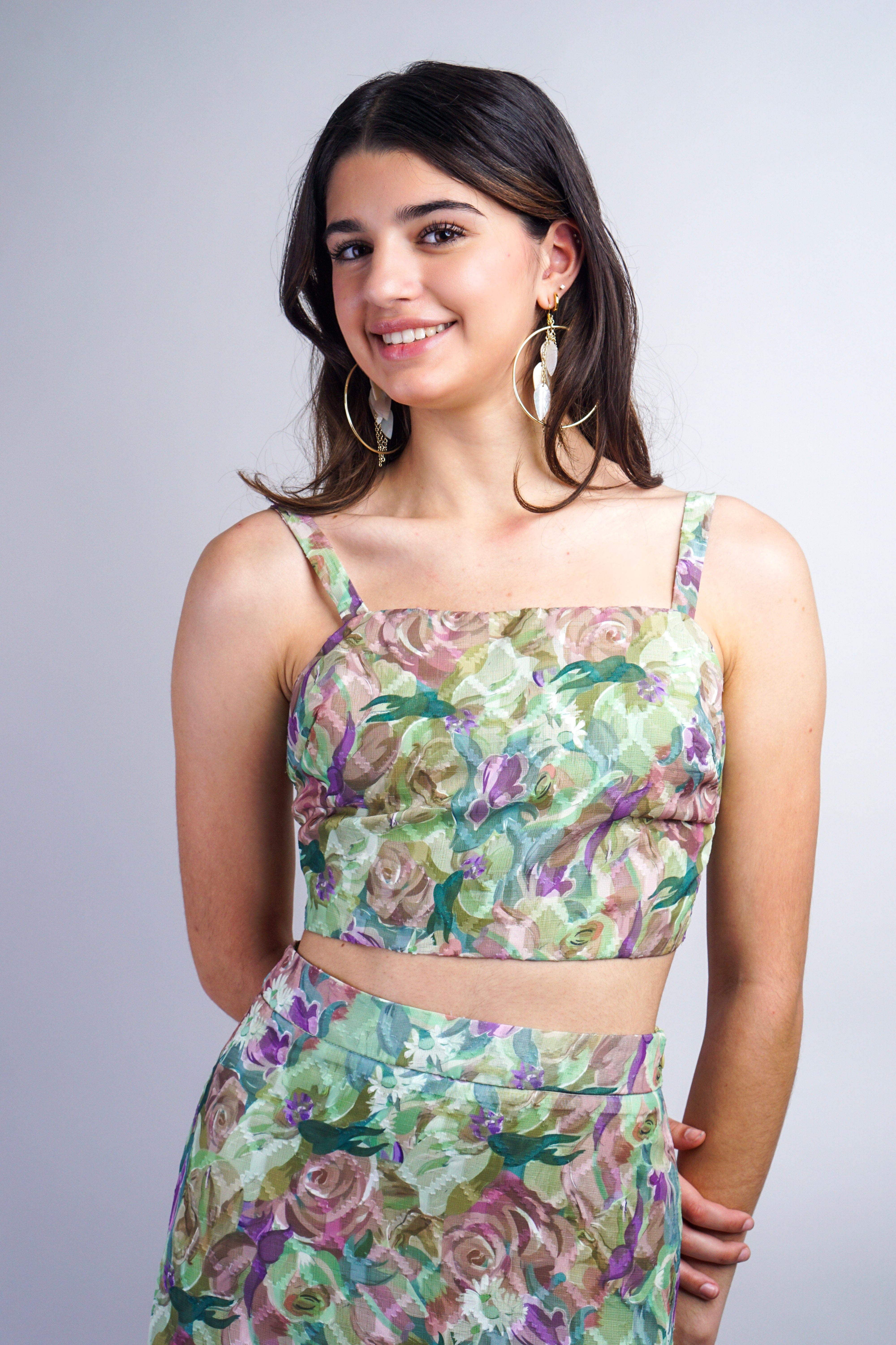 Private Label TOPS Olive Abstract Nature Rose Vine Top